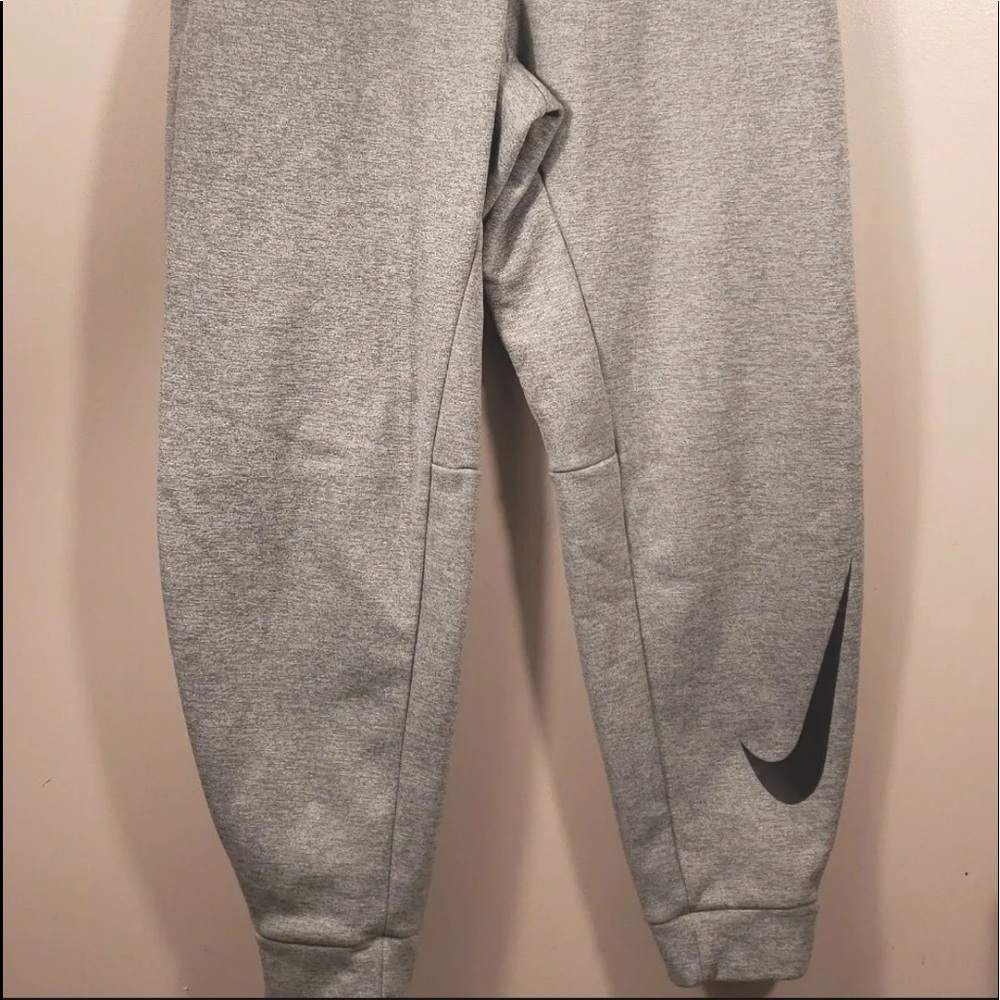 Nike Men's Sweat Pants Dri fit Therma Joggers Grey Gray Size Medium